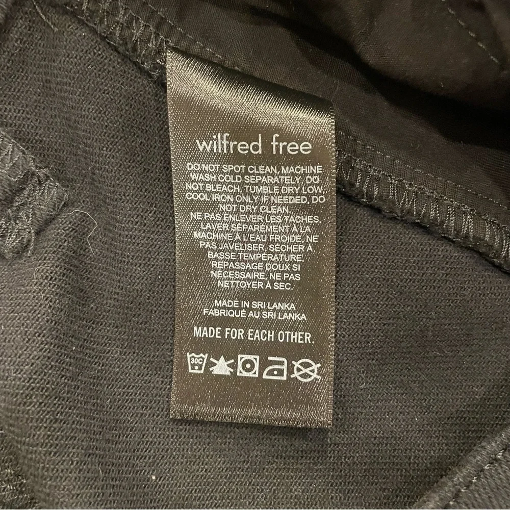 Aritzia Wilfred Free Black Denim Adjustable Cuff Black Cargo Pants Size 4
